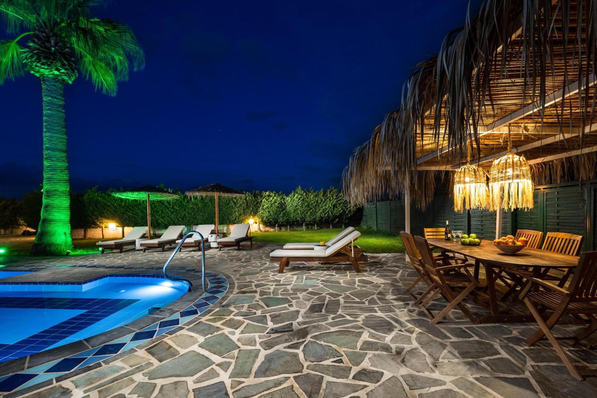 Villa Palmeras Soroni Exterior photo